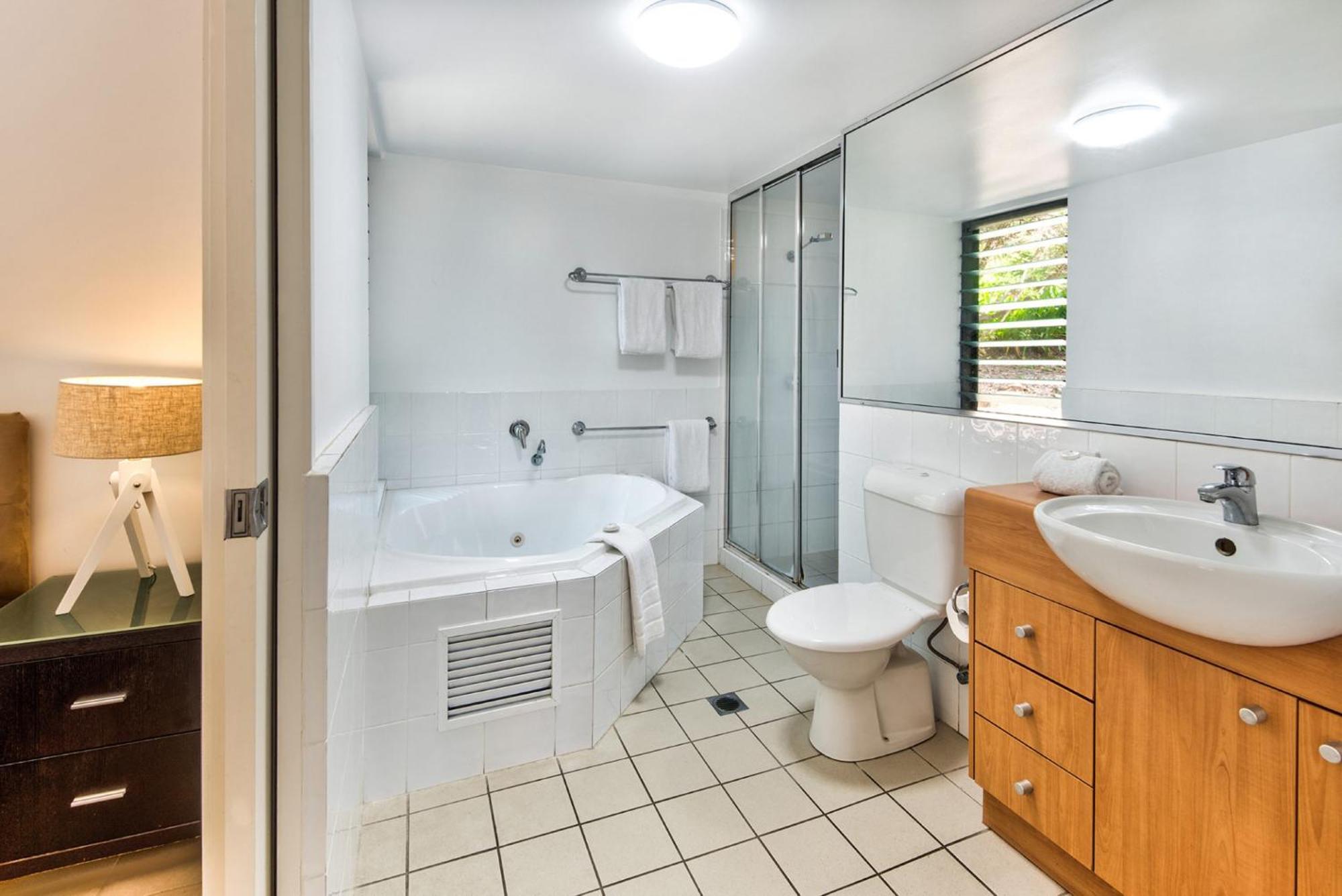 Oasis 1, 2 Bedroom, 1 Bathroom Apartment With Buggy! Hamilton Island Exterior photo